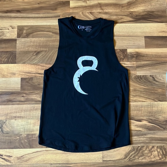 ZYIA Tops - Zyia Black Kettle Moon Tank, Size M